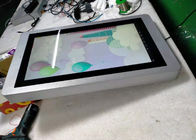 Bảng hiệu kỹ thuật số LCD Chống lóa 1.3kW 43in Treo tường Chống thấm 2000cd / m2