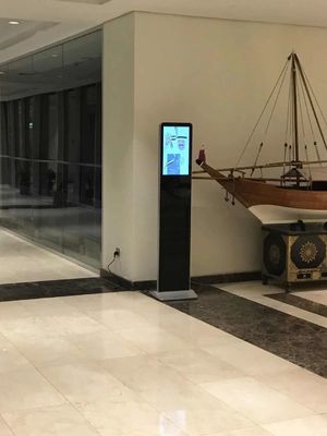 Kiosk bảng hiệu kỹ thuật số dạng đứng sàn 21.5-65 inch độ phân giải 1920x1080