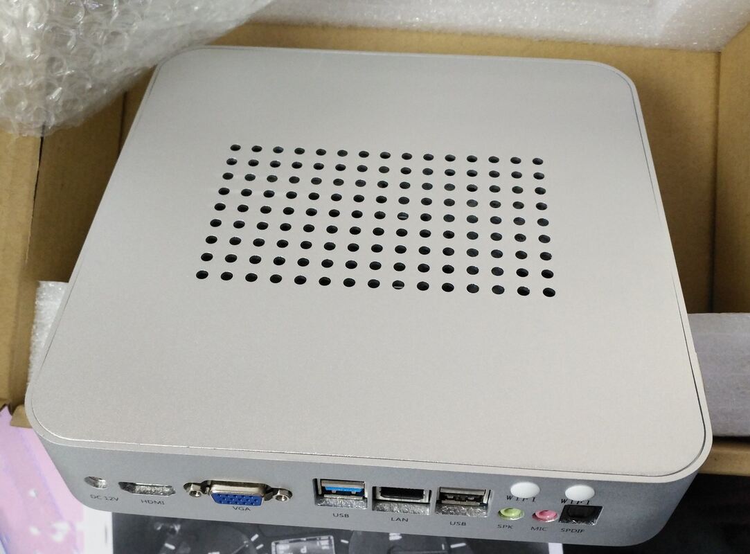 Màn hình quảng cáo kỹ thuật số cảm ứng đa điểm độ phân giải 1920 X 1080 với độ chính xác cảm ứng 2mm và góc nhìn rộng 178 độ để nâng cao trải nghiệm người dùng